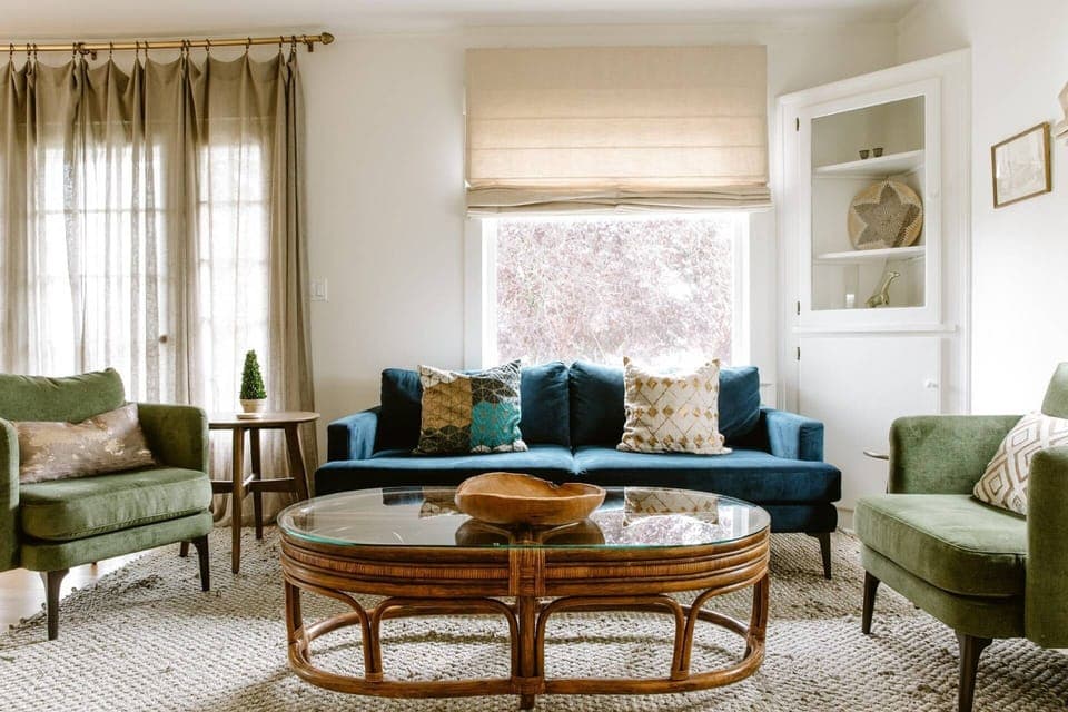 Welcome to Vine and View Bungalow! Please enjoy our charming rental in the heart of Oregon wine country.