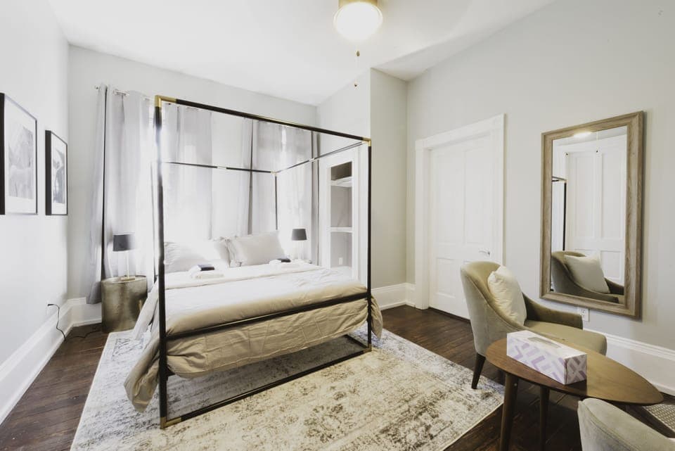 The Telfair Room is a private upstairs bedroom.