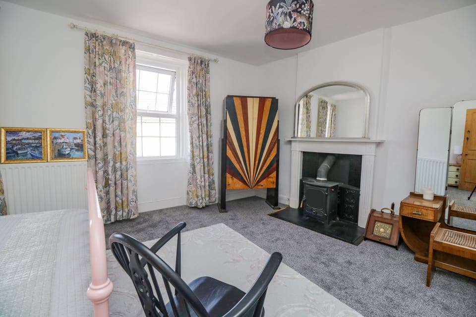 Cottage | 2 bedrooms, individually decorated, individually furnished, free WiFi