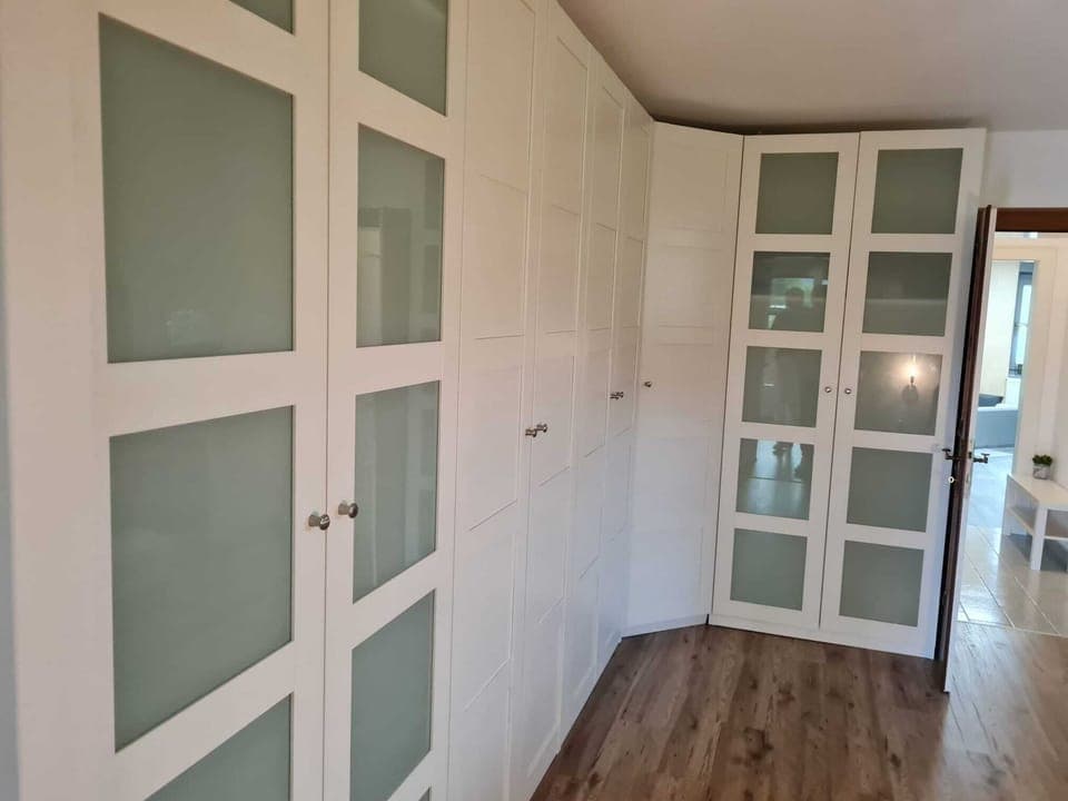 Deluxe Condo | Wardrobe