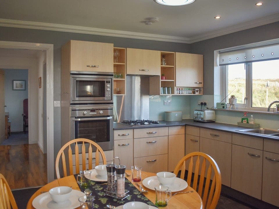 Kitchen/diner | Seaview, Upper Barvas