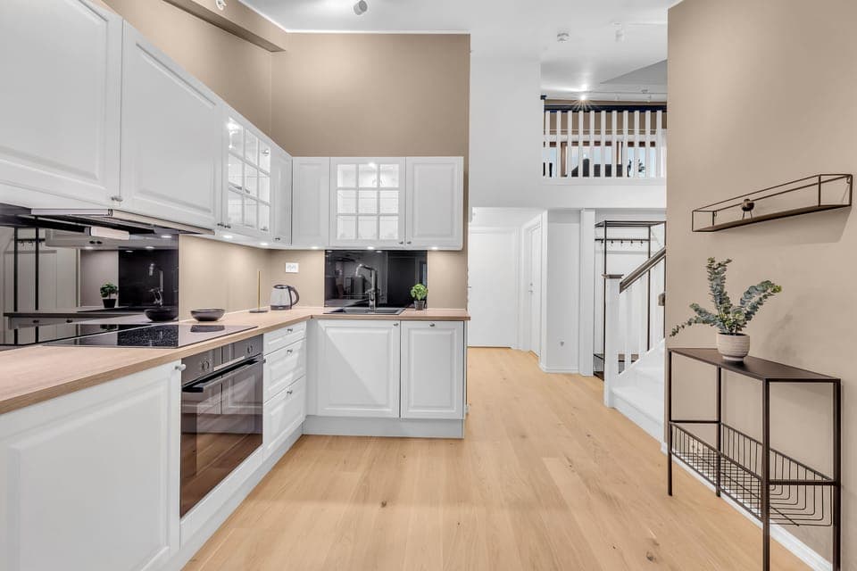 Apartment (3 Bedrooms) | Private kitchen | Full-size fridge, oven, stovetop, dishwasher