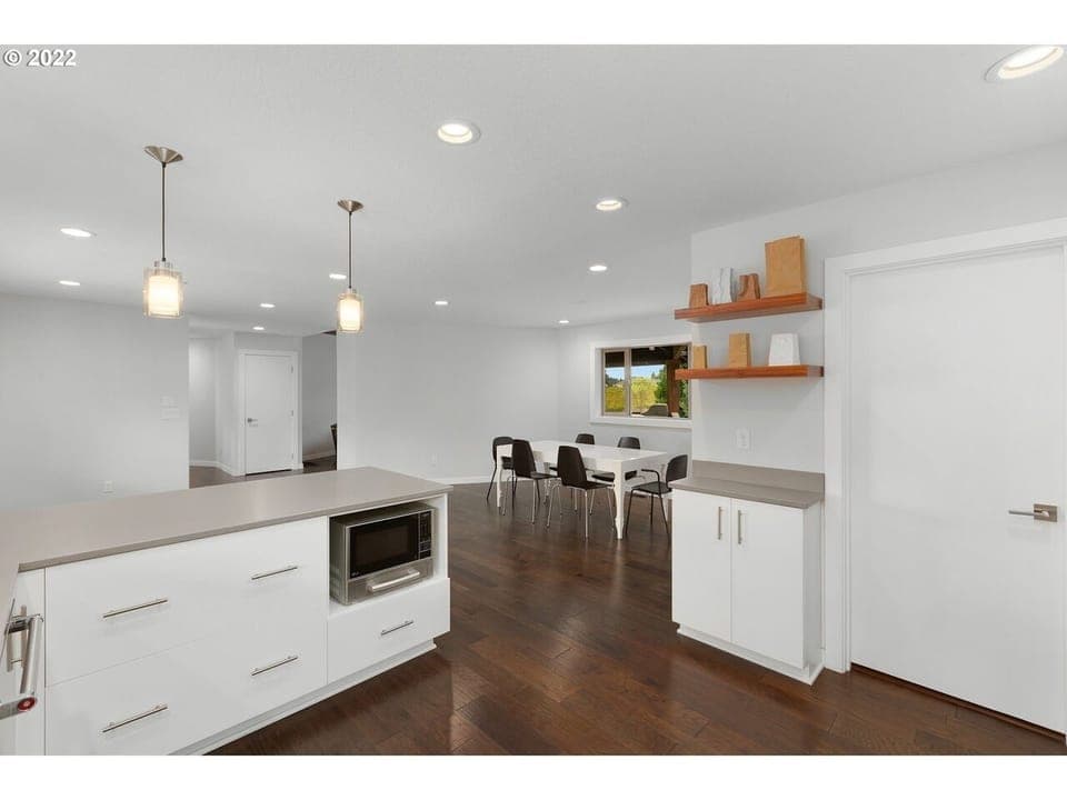 Kitchen, Dining Main floor