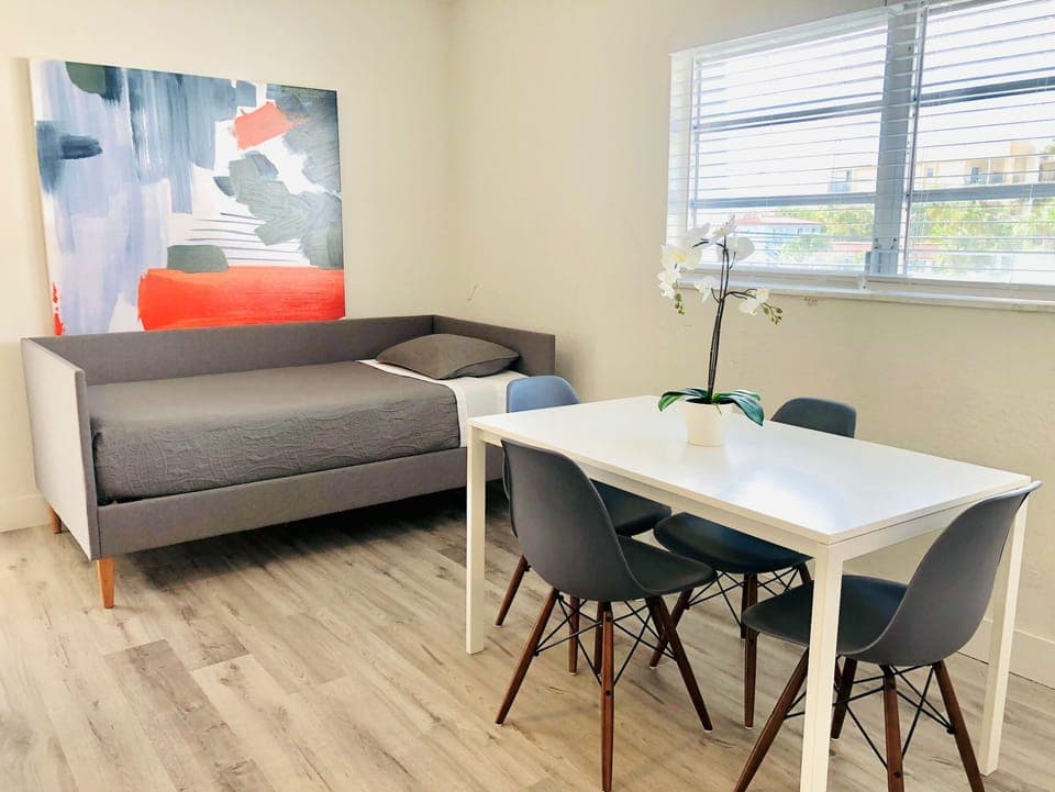 Alternate view of day bed to sleep your 3rd guest.