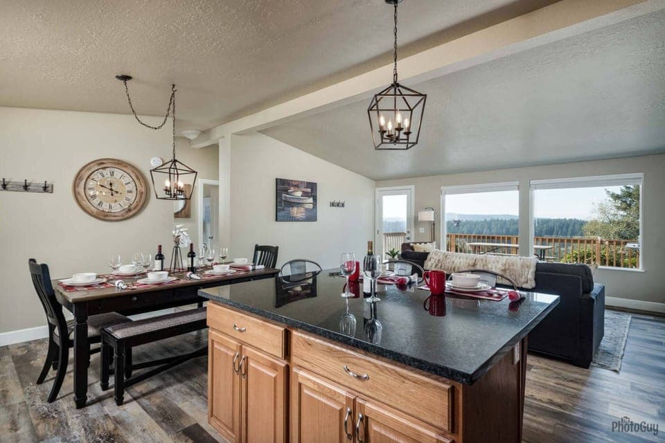 Dining / Living Room