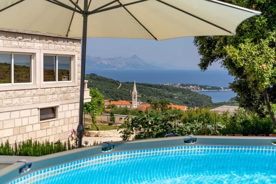 House (3bedroom holiday home,jacuzzi) | Exterior