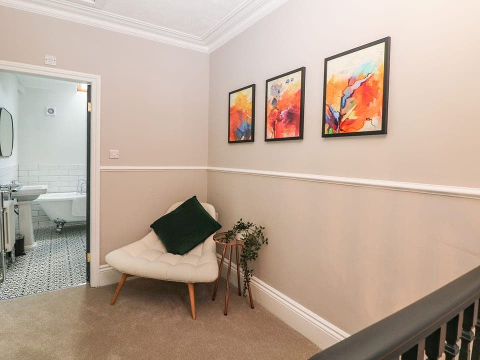 6 bedrooms, individually decorated, individually furnished, free WiFi