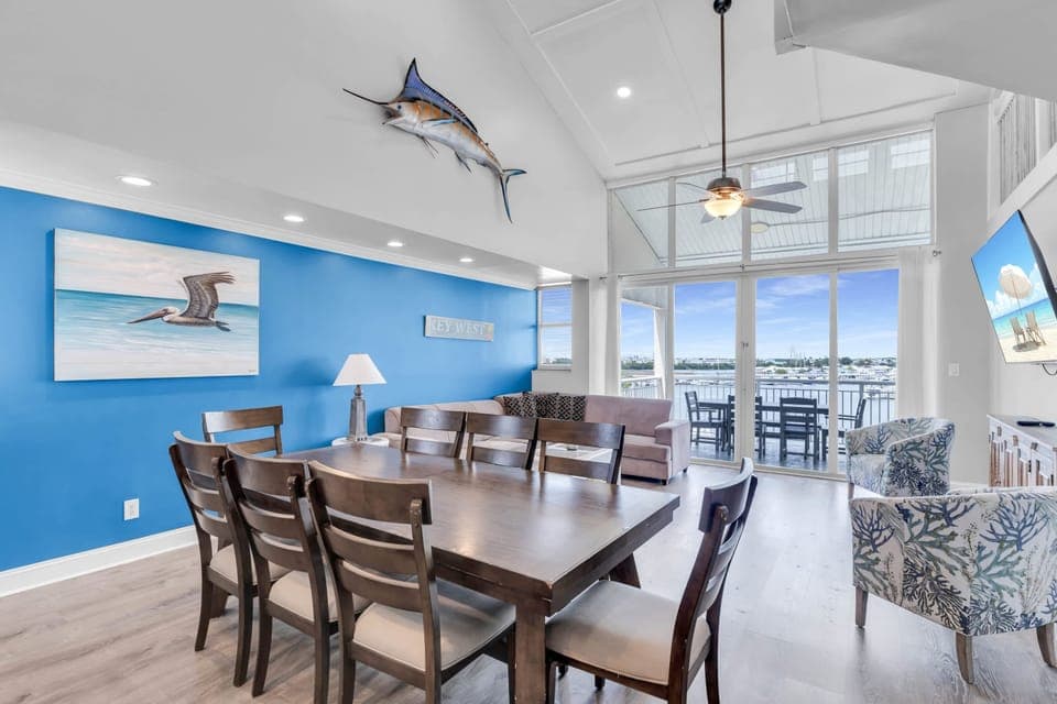 Indoor dining for 8 and large living room with plenty of space