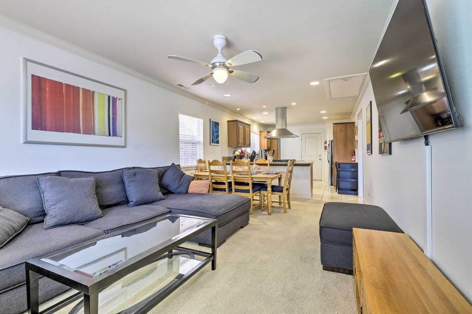 Living Room | Smart TV | Free WiFi | Central Heating