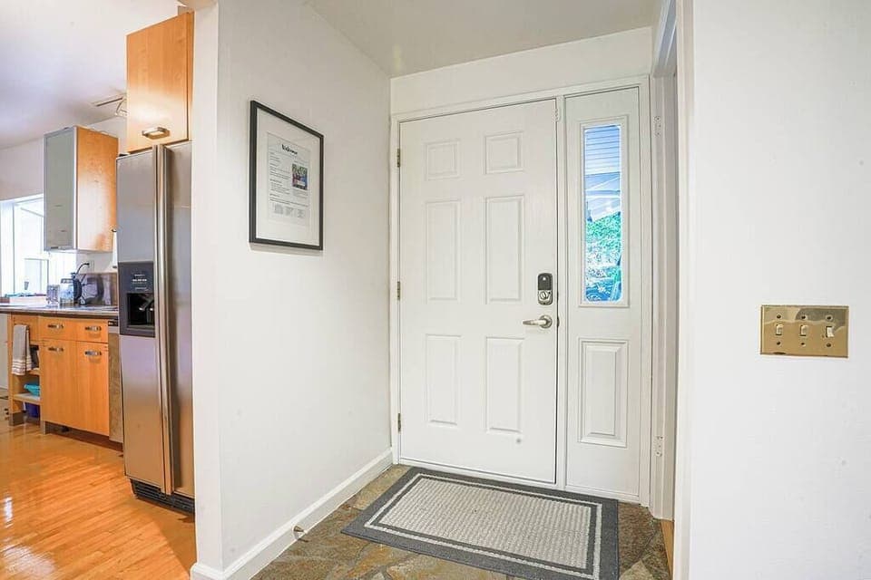 Entrance to the 2860 sq ft home in the highly sought after Mercer Island 