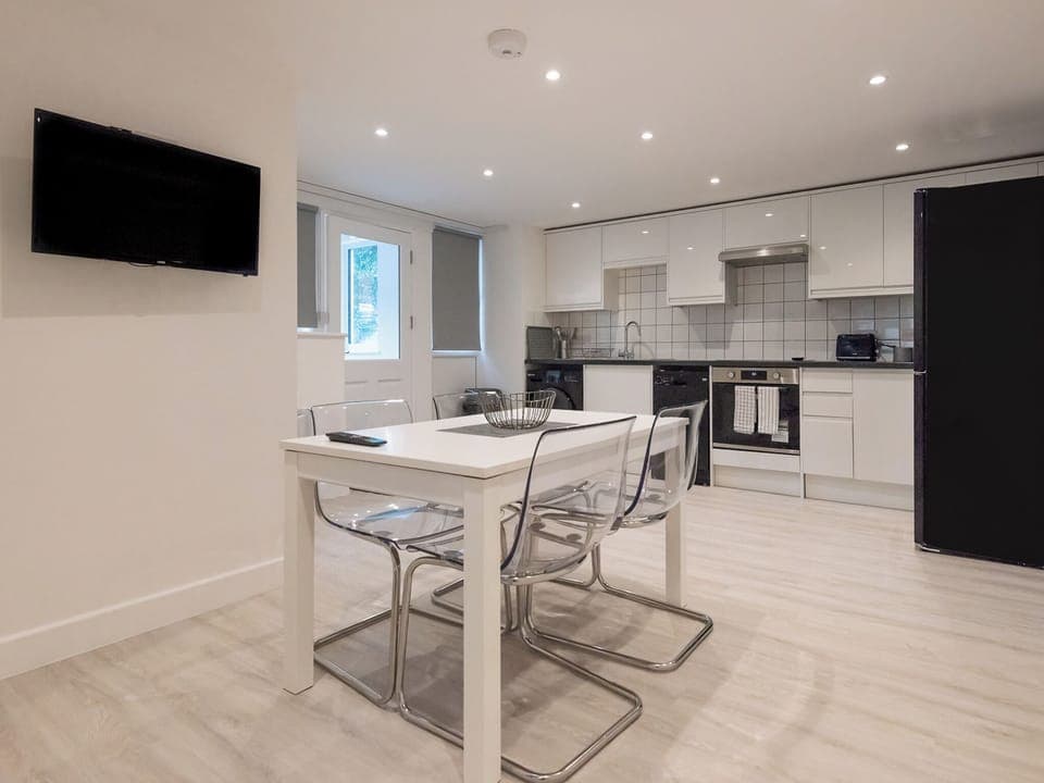 Kitchen/diner | Bridge Cottage and Apartments - The Suffolk - Bridge Cottage and Apartments, Brandon