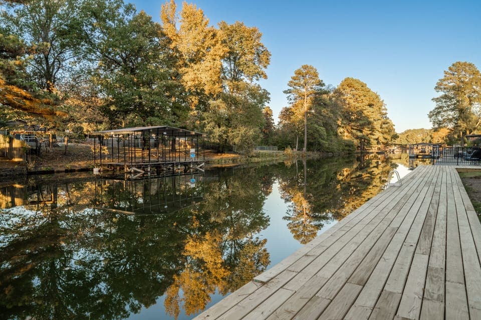 Note: Lake levels are low from Nov - Feb. Photos may not reflect lower levels.