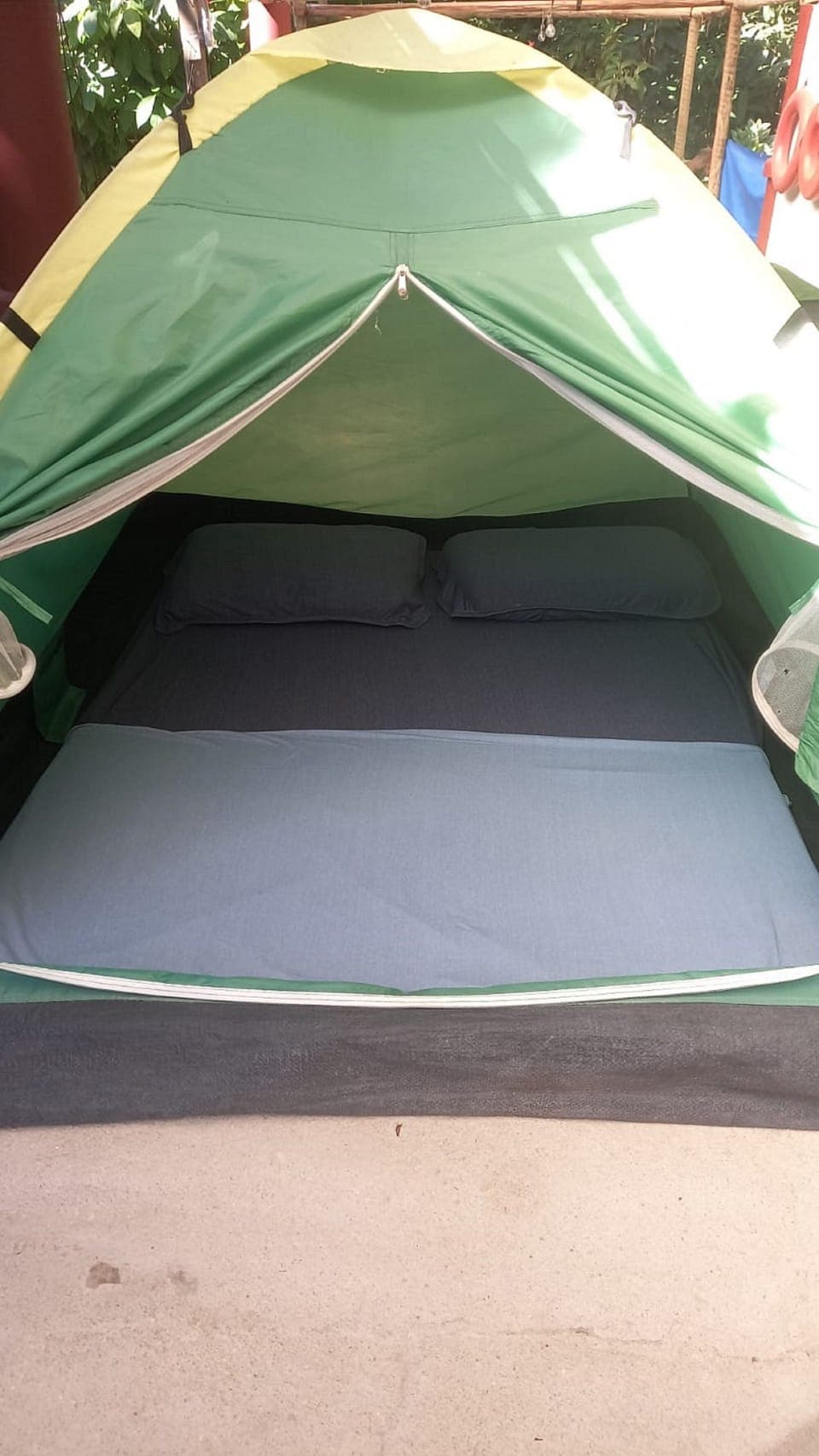 Economy Tent | Free WiFi, bed sheets