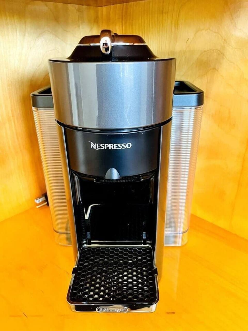 Guests who enjoy espresso will appreciate having access to a Nespresso Vertuo machine. Please bring your own Nespresso Capsules -- they're also usually stocked at Target in Elizabethtown. 