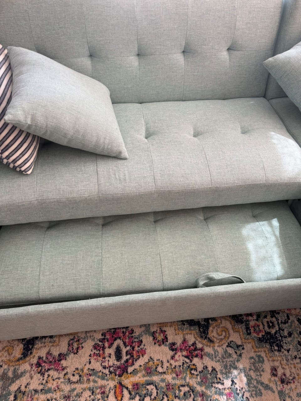Trundle bed