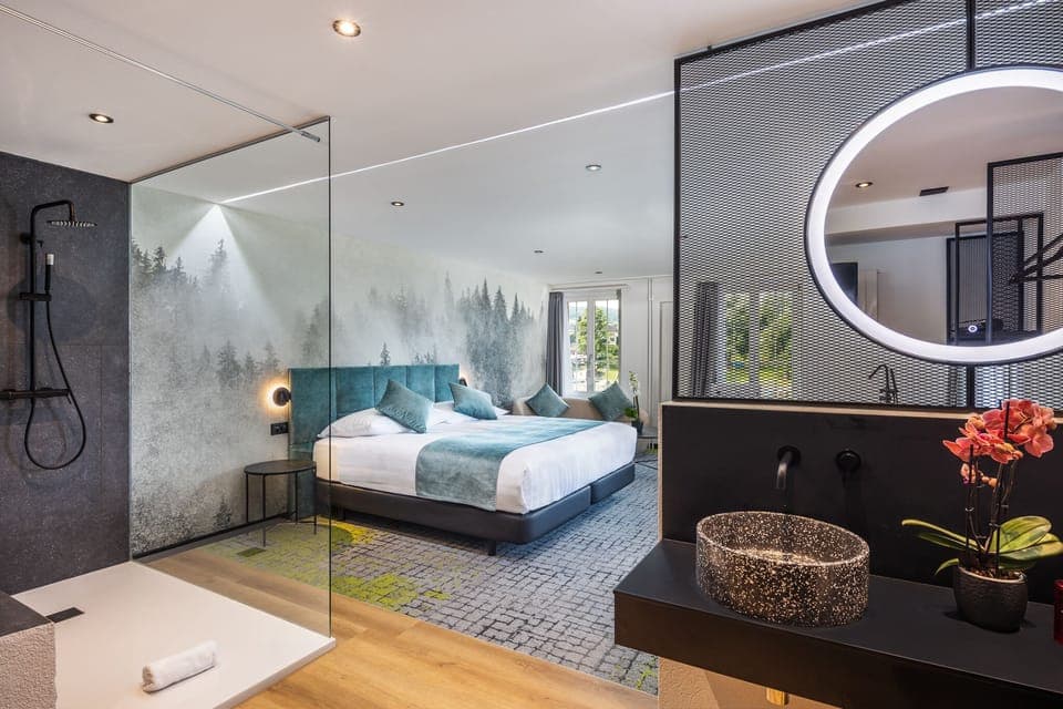 Suite, River View | Down comforters, free WiFi, bed sheets