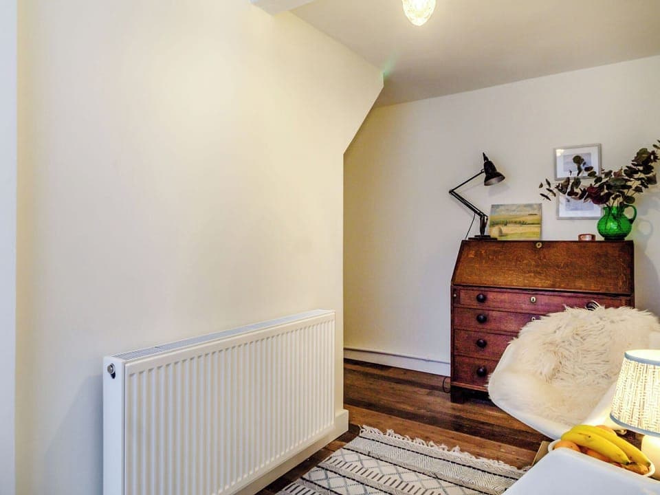 Snug | The Yellow Cottage On The Hill, Framlingham