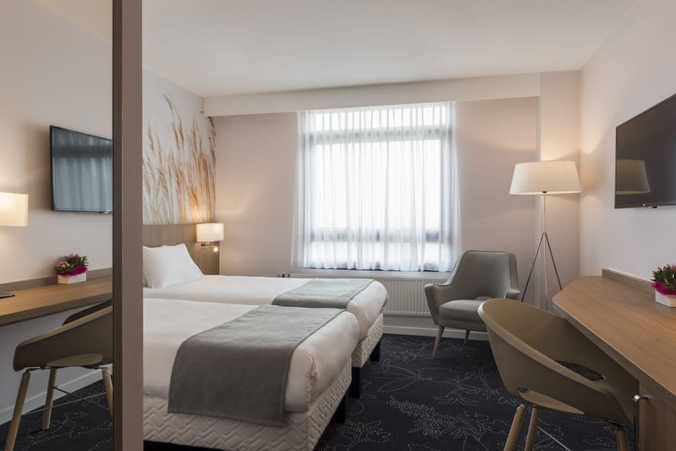 Desk, laptop workspace, soundproofing, iron/ironing board