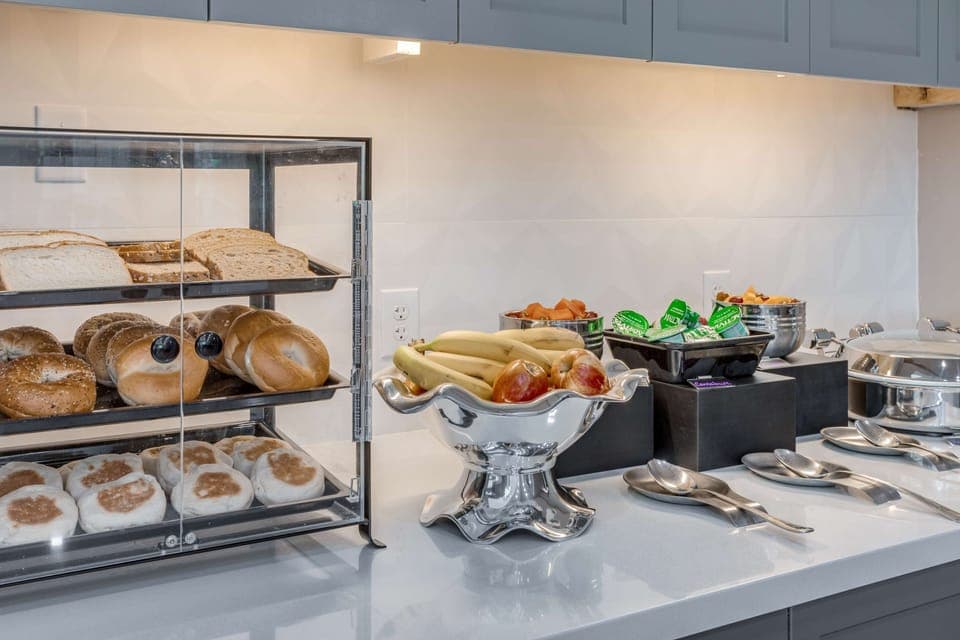 Daily self-serve breakfast (USD 13.96 per person)