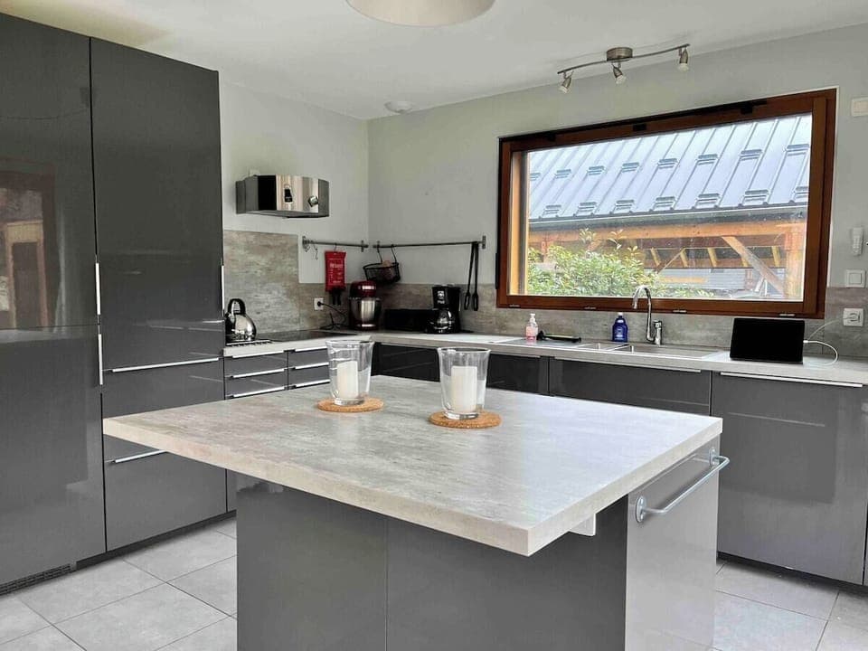 Well equipped modern kitchen