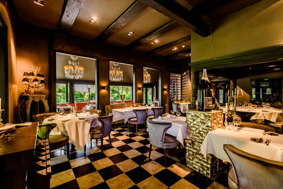 Breakfast, lunch, dinner served; French cuisine, garden views 