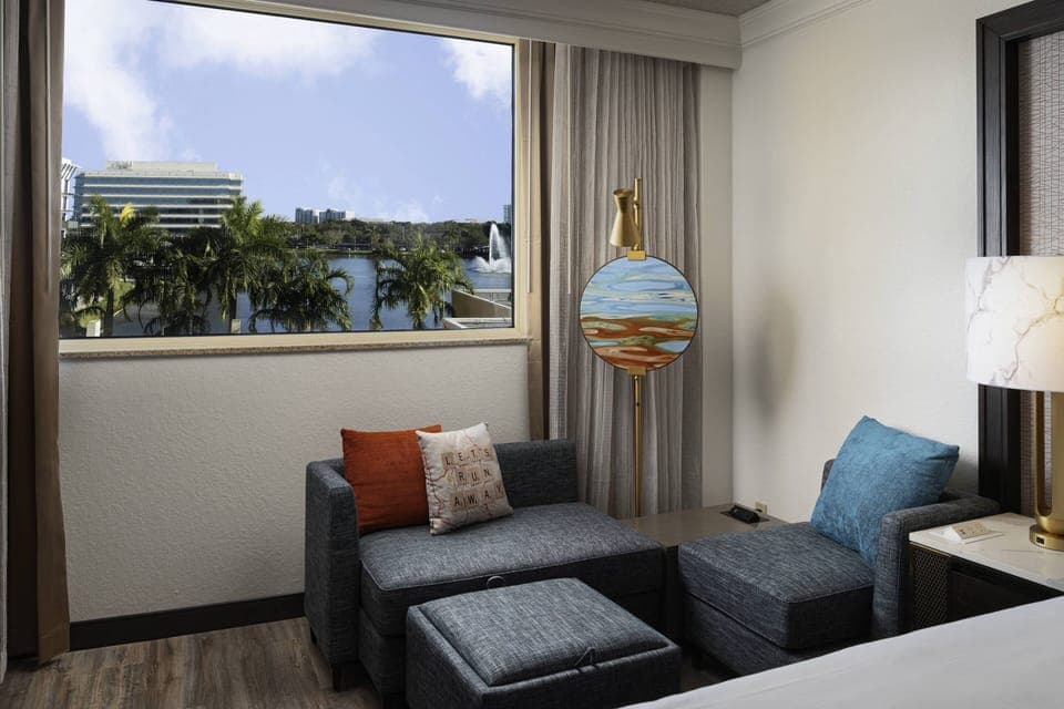 Room, 1 King Bed, Lake View | Hypo-allergenic bedding, down comforters, pillowtop beds, in-room safe