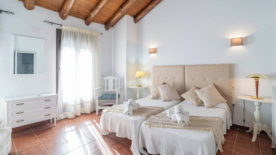 La Fresneda Cortes de la Frontera by Ruralidays