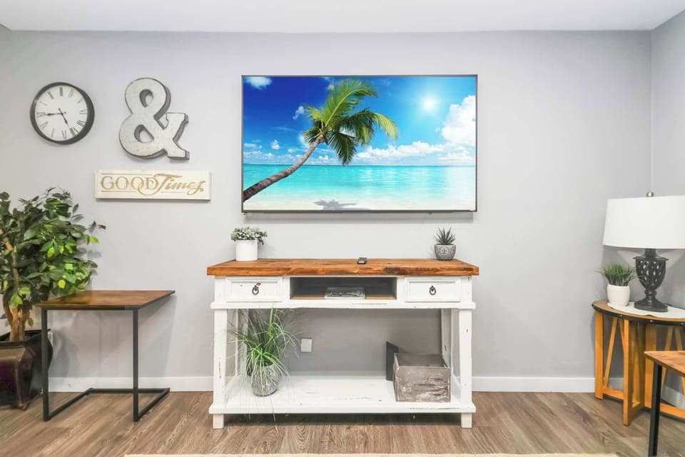 Living room with 50" TV and console table