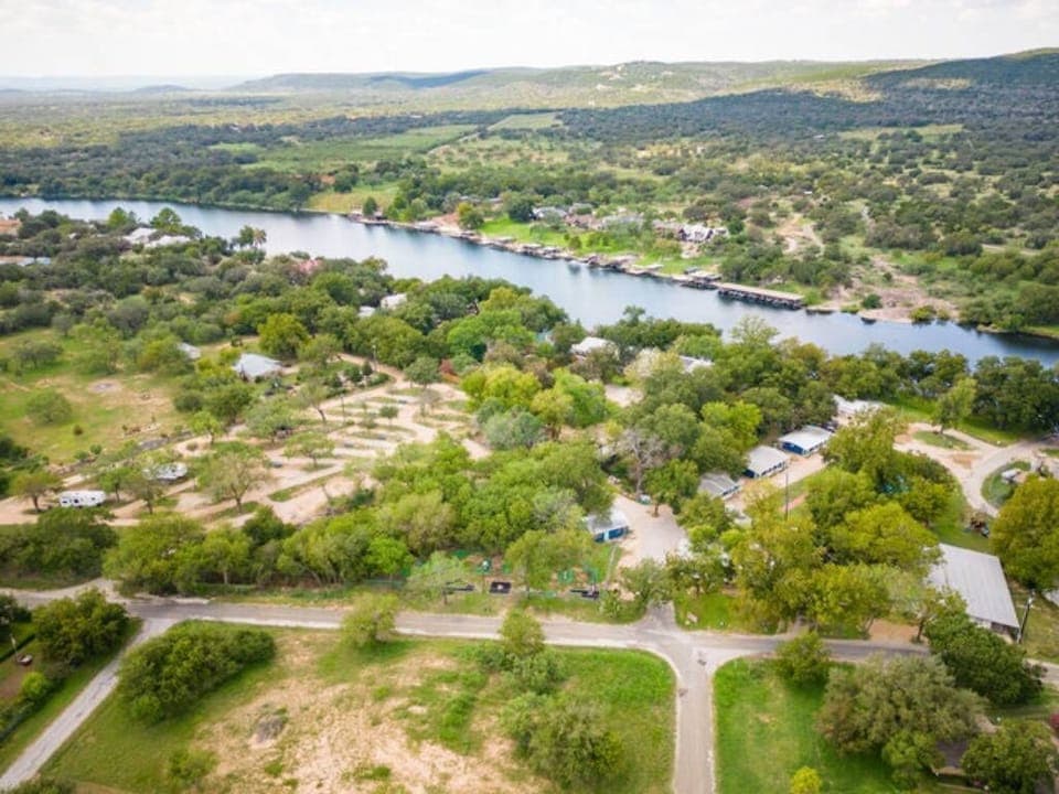 0e301153-55e1-4c00-b99a-ad256b8ebbb0