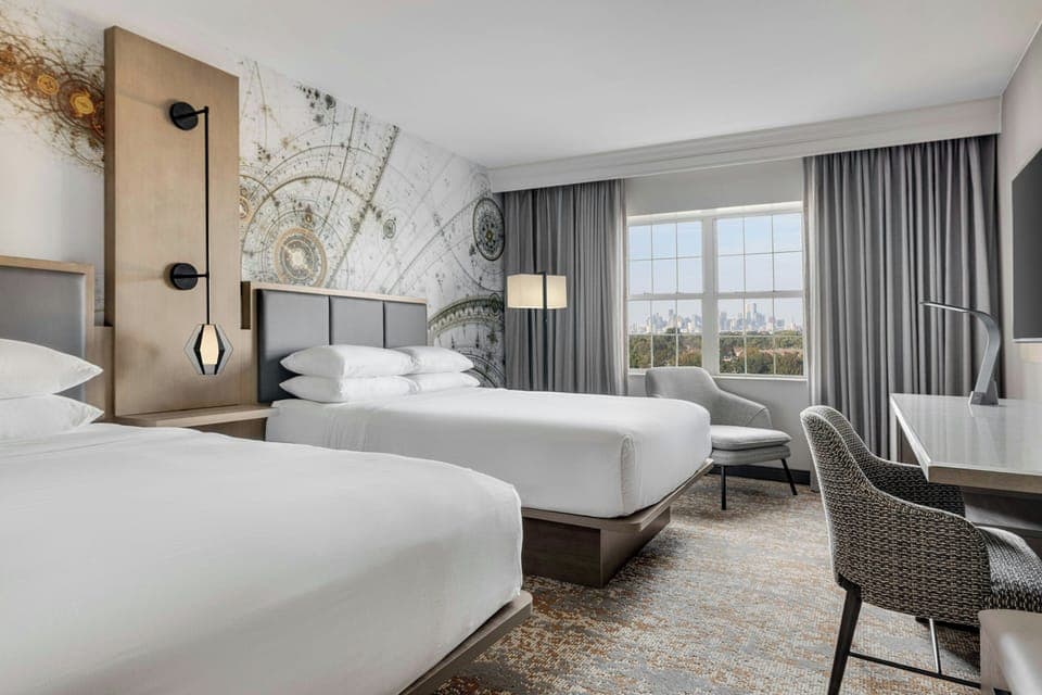 Premium bedding, in-room safe, desk, iron/ironing board