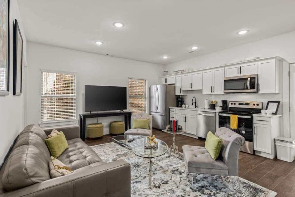 Enjoy movie nights on the 65″ smart TV with YouTube Live cable and streaming apps; high-speed Wi‑Fi included.