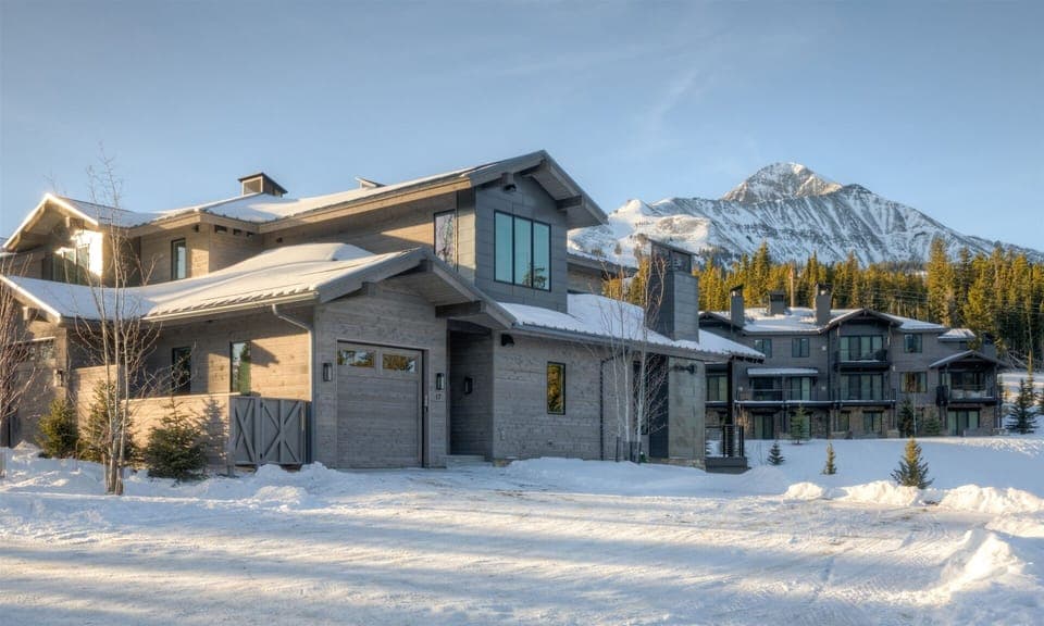 Mountain Modern Luxury End Unit Townhome in Moonlight Basin - Ski-in/ski-out