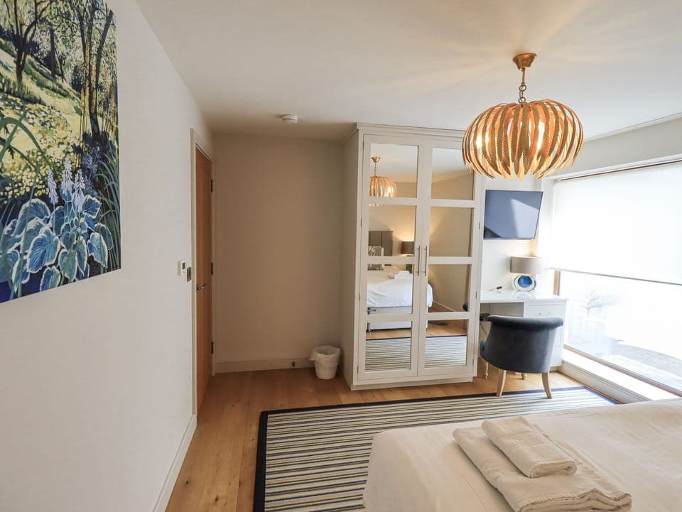 Cottage | 4 bedrooms, individually decorated, individually furnished, free WiFi