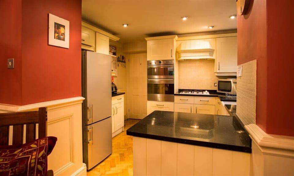 Fridge, dishwasher, cookware/dishes/utensils