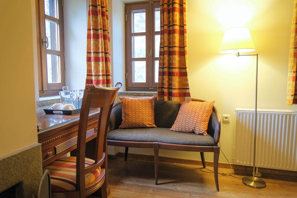 Egyptian cotton sheets, premium bedding, down comforters, pillowtop beds