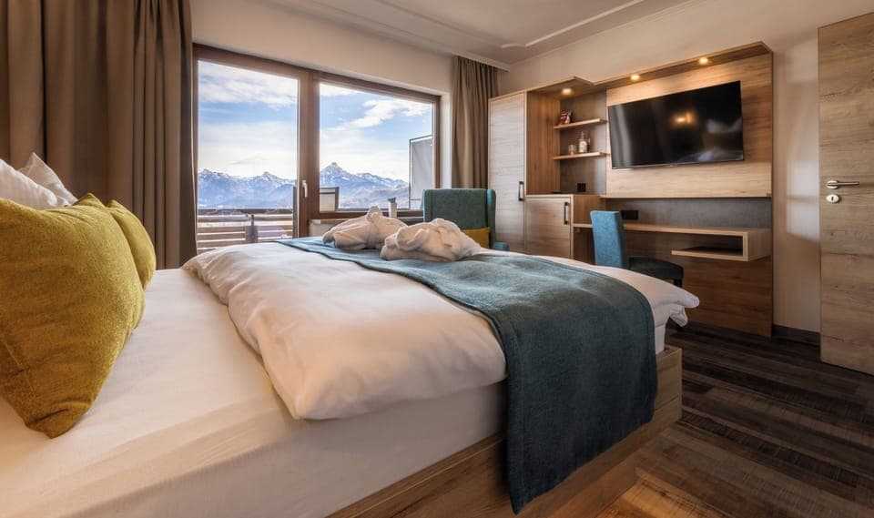 Standard Double Room | In-room safe, desk, soundproofing, free WiFi