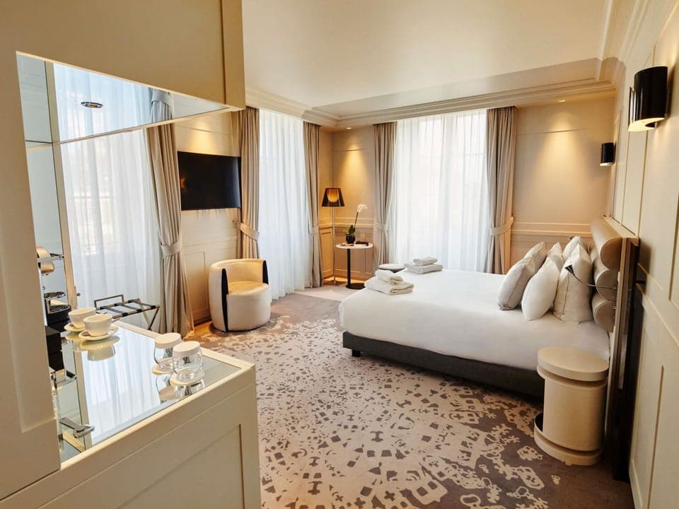 Deluxe Room, 1 Double Bed, Terrace | Premium bedding, minibar, in-room safe, soundproofing