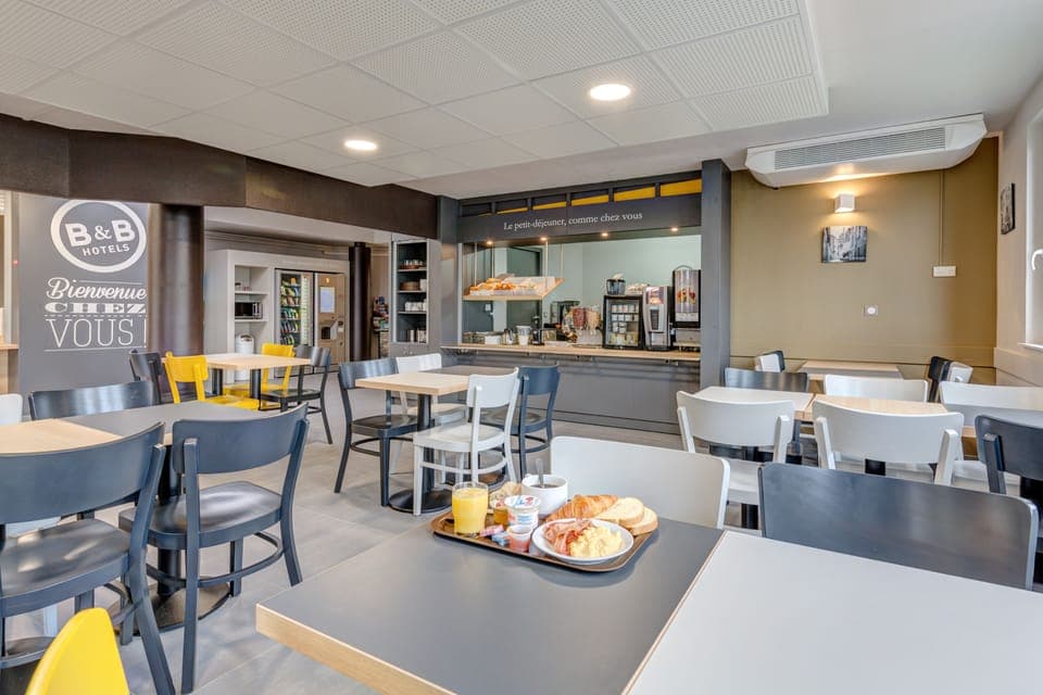 Daily buffet breakfast for a fee