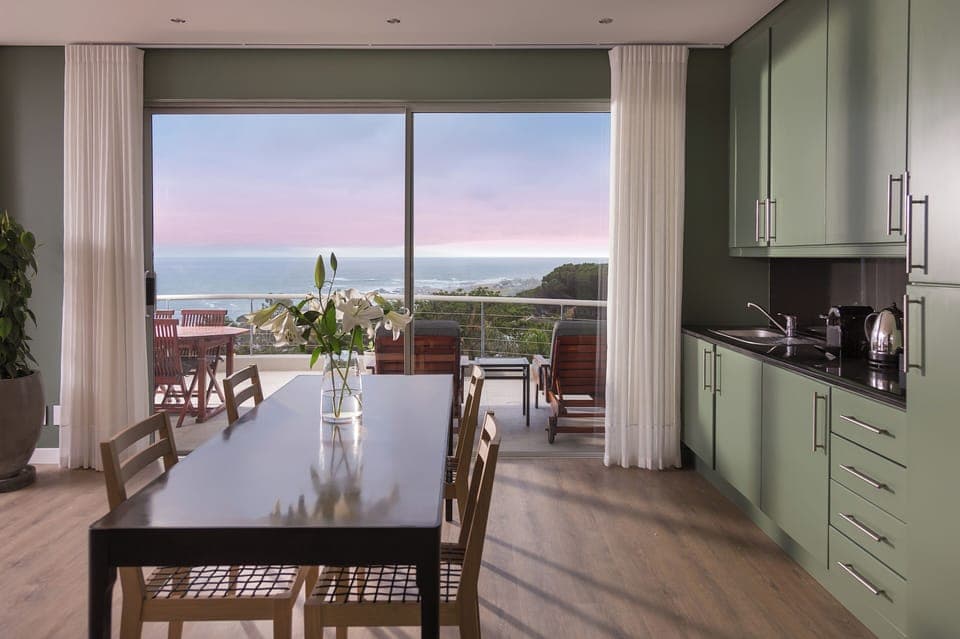 Atlantic View Deluxe Suite | Private kitchen | Coffee/tea maker, electric kettle