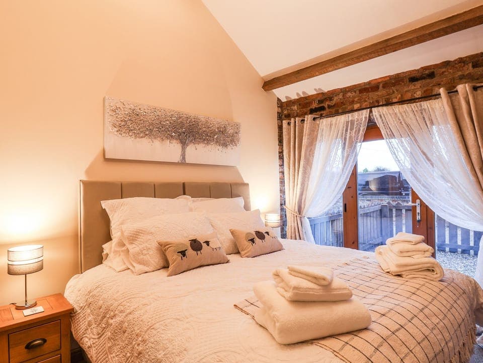 1 bedroom, individually decorated, individually furnished, free WiFi