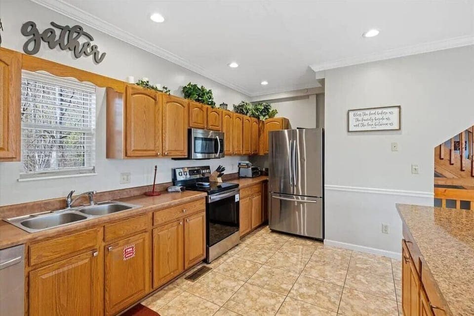 Chalet in the Sky's fully equipped kitchen