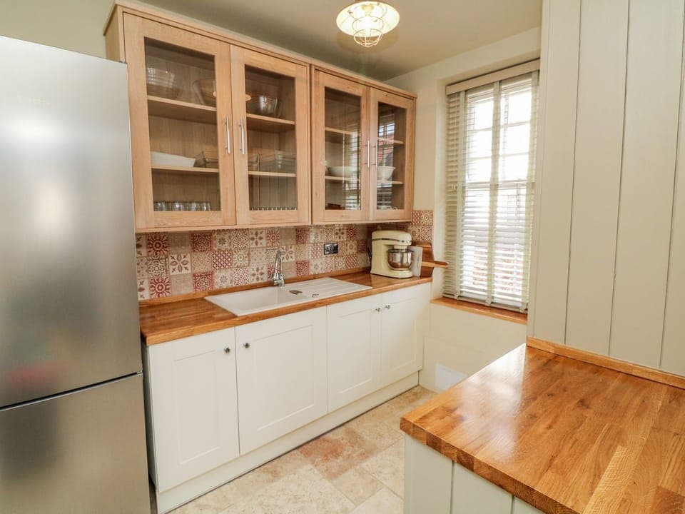 Dishwasher, cookware/dishes/utensils