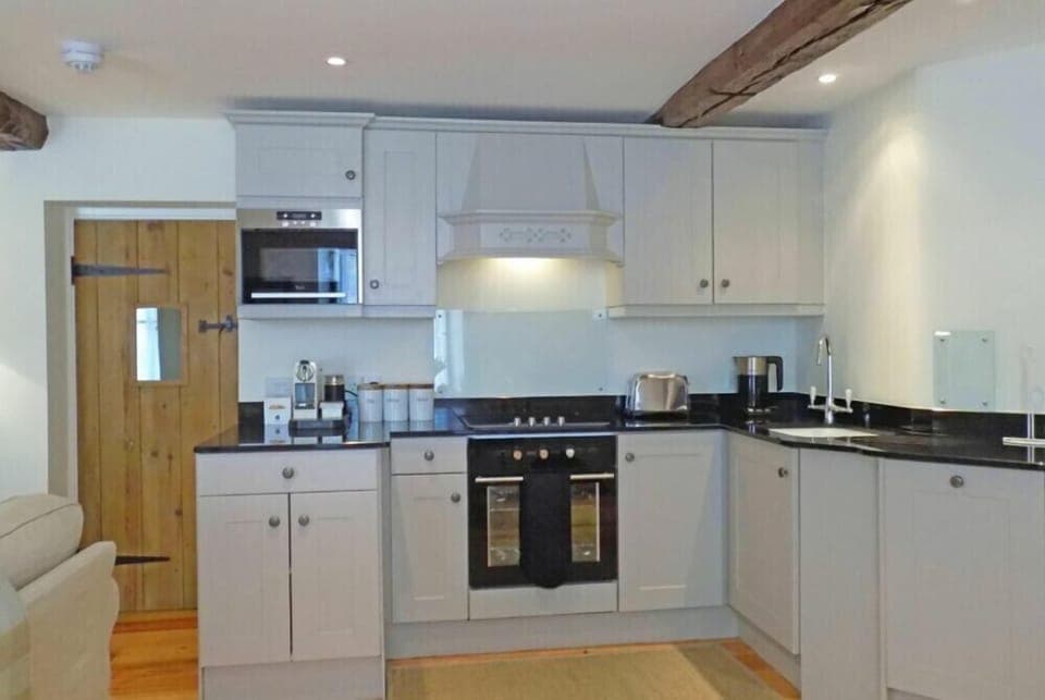 Dishwasher, cookware/dishes/utensils