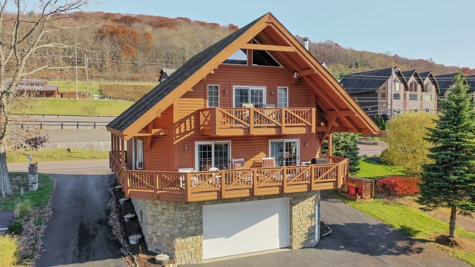 House (3 Bedrooms) | Exterior