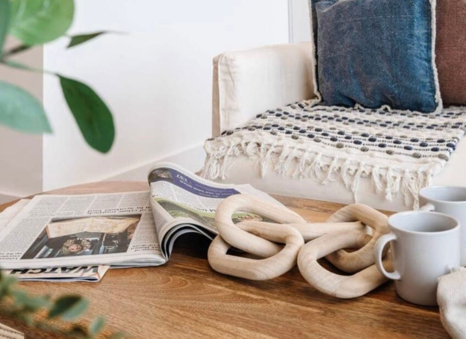 32-inch flat-screen TV with cable channels, TV