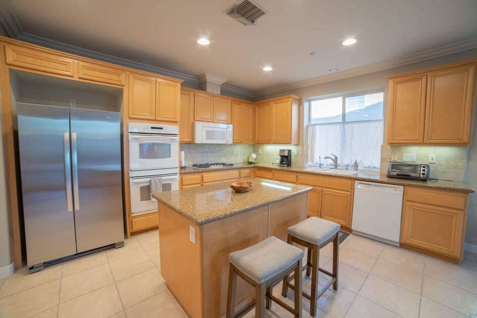 Fully equipped kitchen