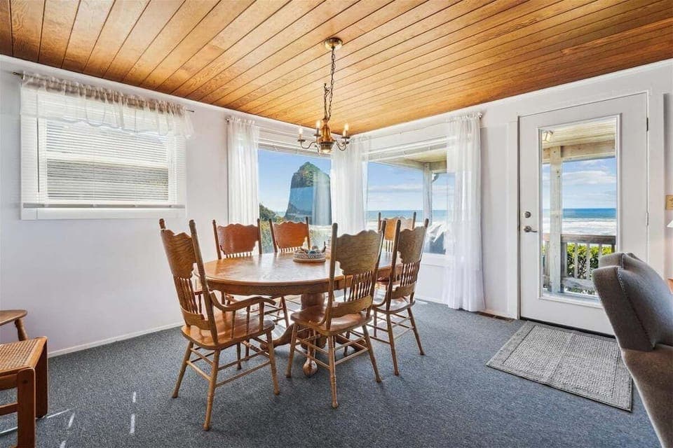 Dining Area at Haystack Close South