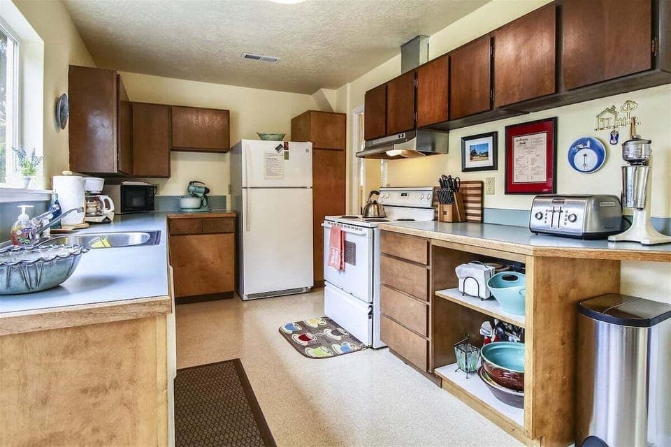Kitchen at Singing Sands
