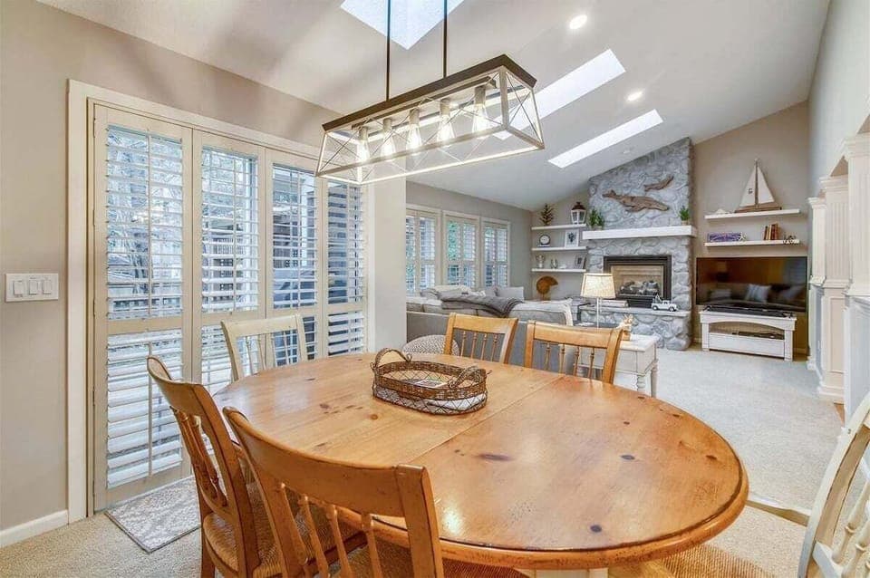 Dining Area at Nantucket West