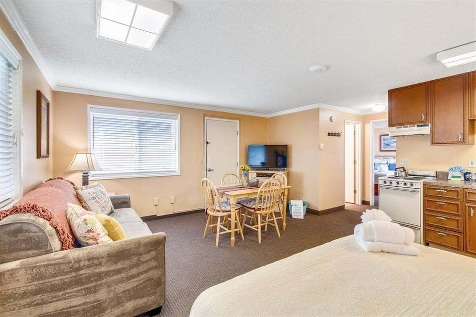 Main Living Area at Sandcastle 605